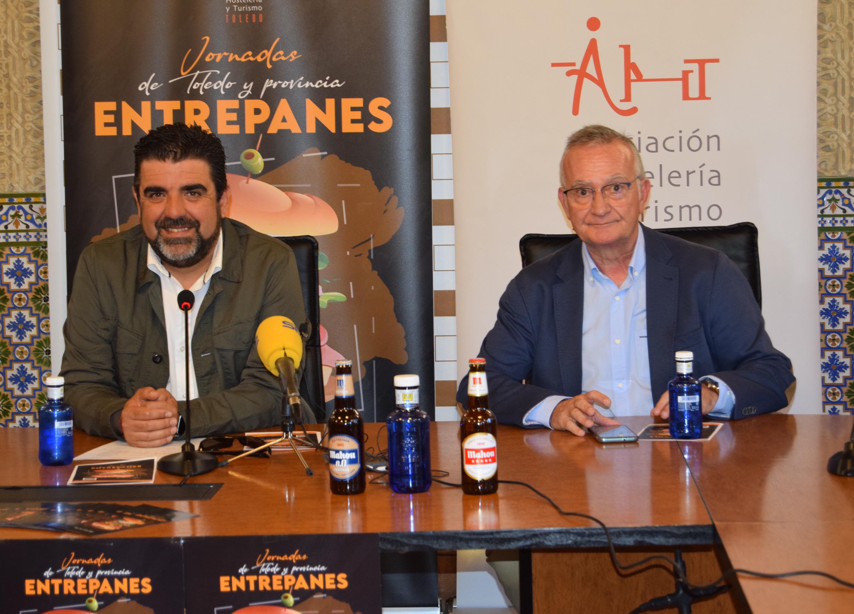 El presidente de la Asociación Provincial de Hostelería y Turismo de Toledo (AHT), Tomás Palencia, y los representantes de Mahou han sido los encargados de dar a conocer esta nueva edición