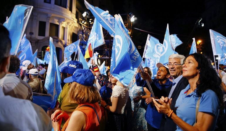 El PP celebra la victoria en las elecciones generales