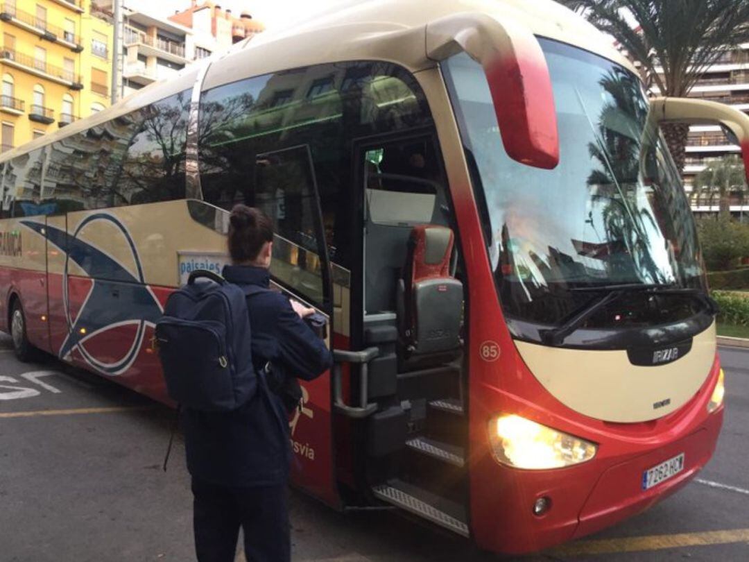 Autobús alternativos al servicio averiado del TRAM