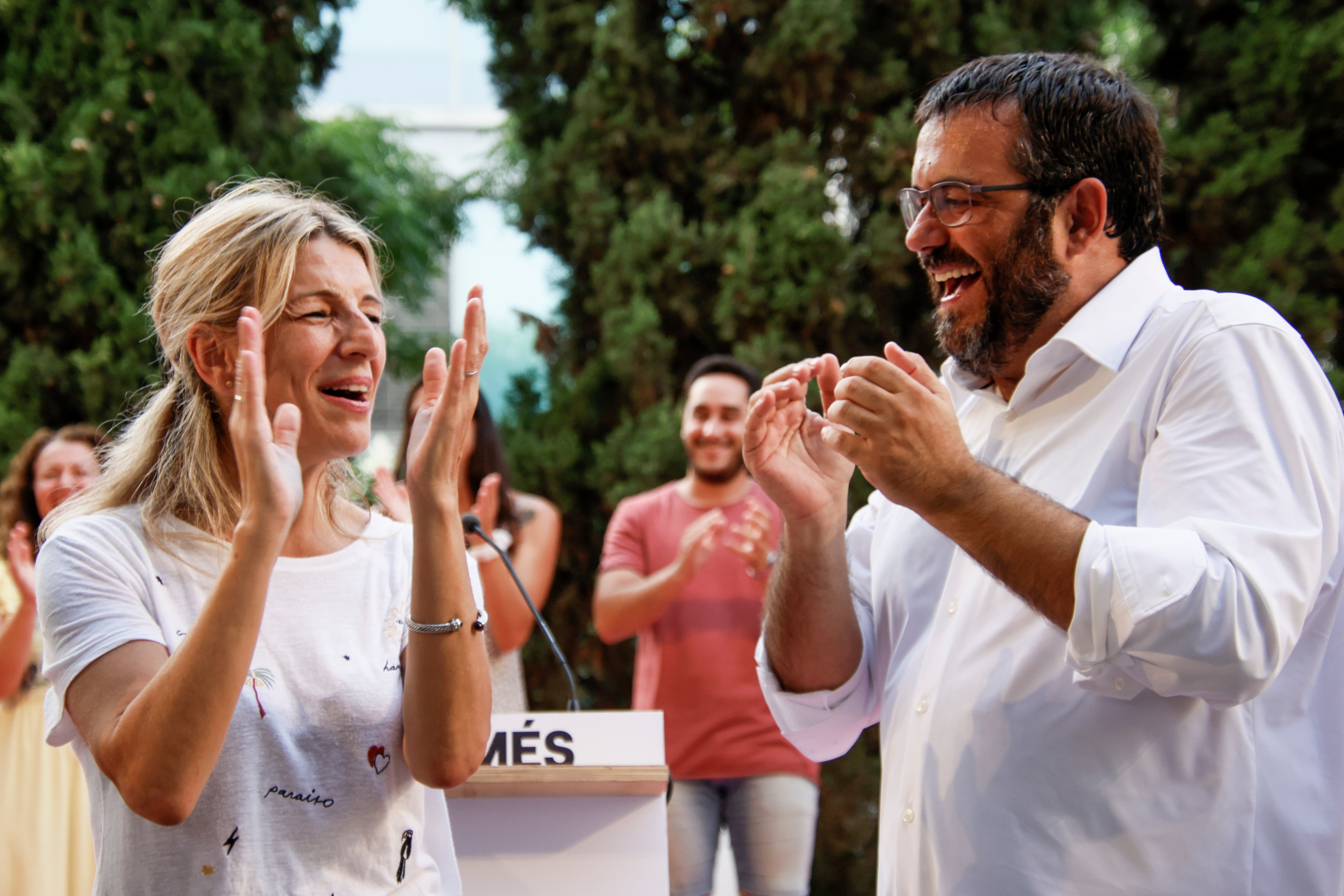 PALMA DE MALLORCA, 10/07/2023.- La líder de Sumar, Yolanda Díaz, protagoniza un mitin electoral este lunes en Palma junto Vicenç Vidal (Més) candidato por Baleares de la coalición. EFE/CATI CLADERA
