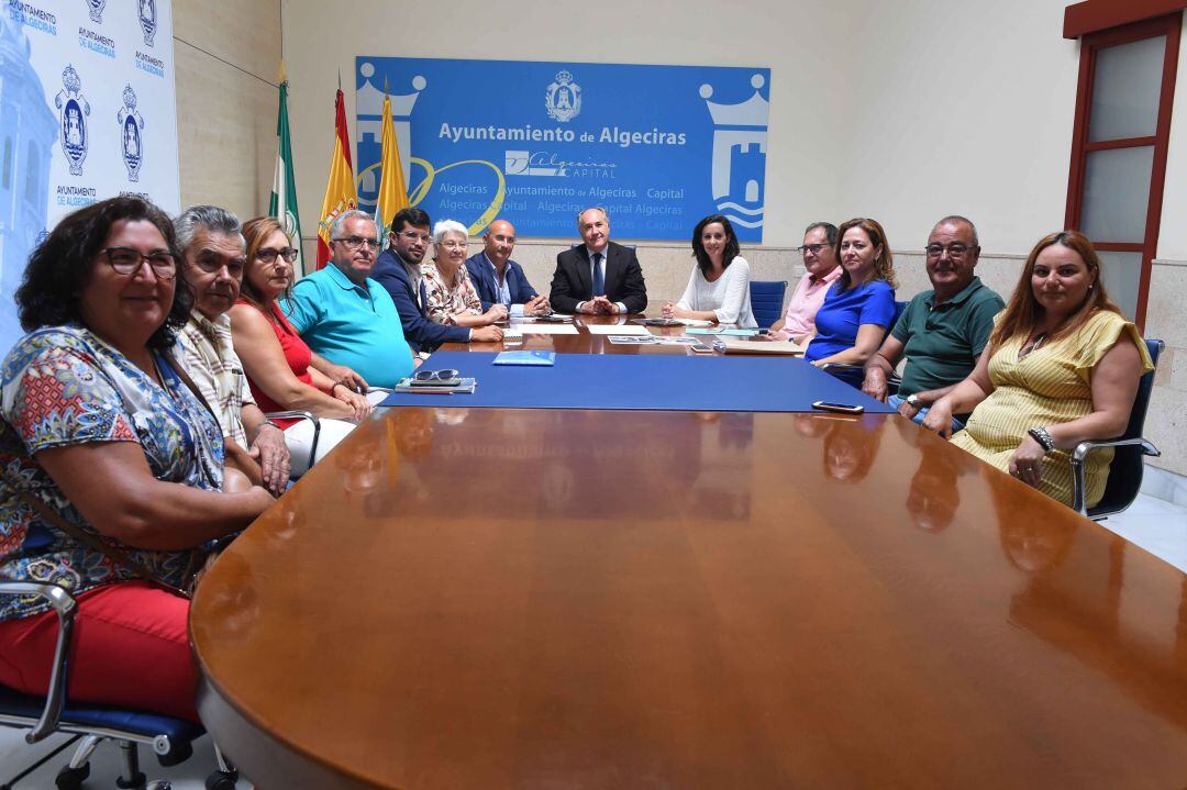 El gobierno municipal reunió a los vecinos de la zona afectada.