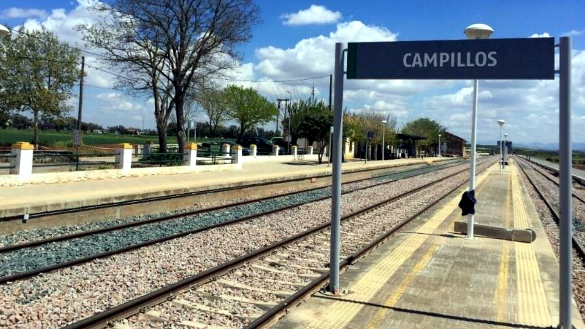 Línea Algeciras-Bobadilla a su paso por Campillos