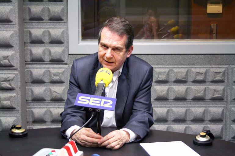 El alcalde de Vigo durante la entrevista en Radio Vigo 