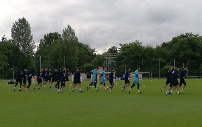 Los jugadores del Real Oviedo durante un entrenamiento en El Requexón.