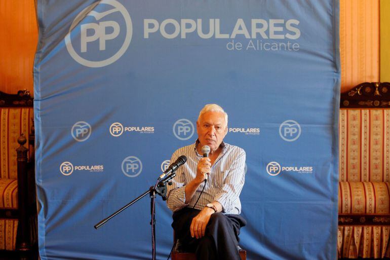 El exministro de Asuntos Exteriores José Manuel García-Margallo, durante la presentación de su candidatura a la presidencia del PP nacional en el Casino de Alicante