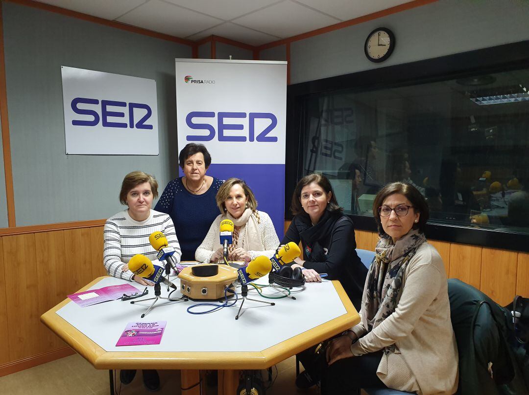 Técnicas del Centro de la Mujer de Tarancón junto con la concejala de Igualdad, Conchi Zarzo.