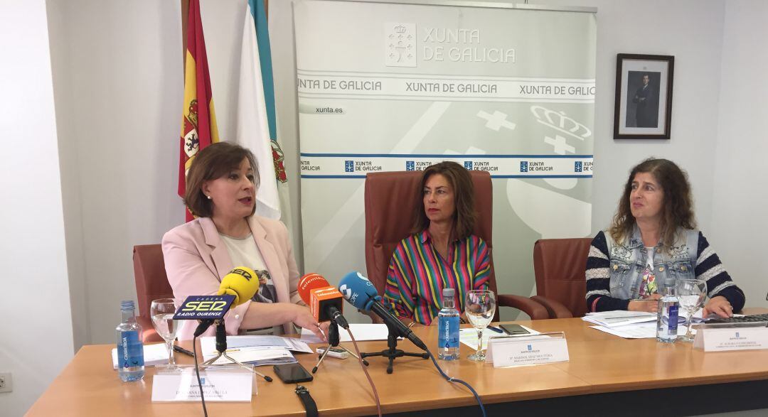 Susana López Abella (izqda), Marisol Díaz Mouteira (centro) y Aurora Patiño Doval (dcha)