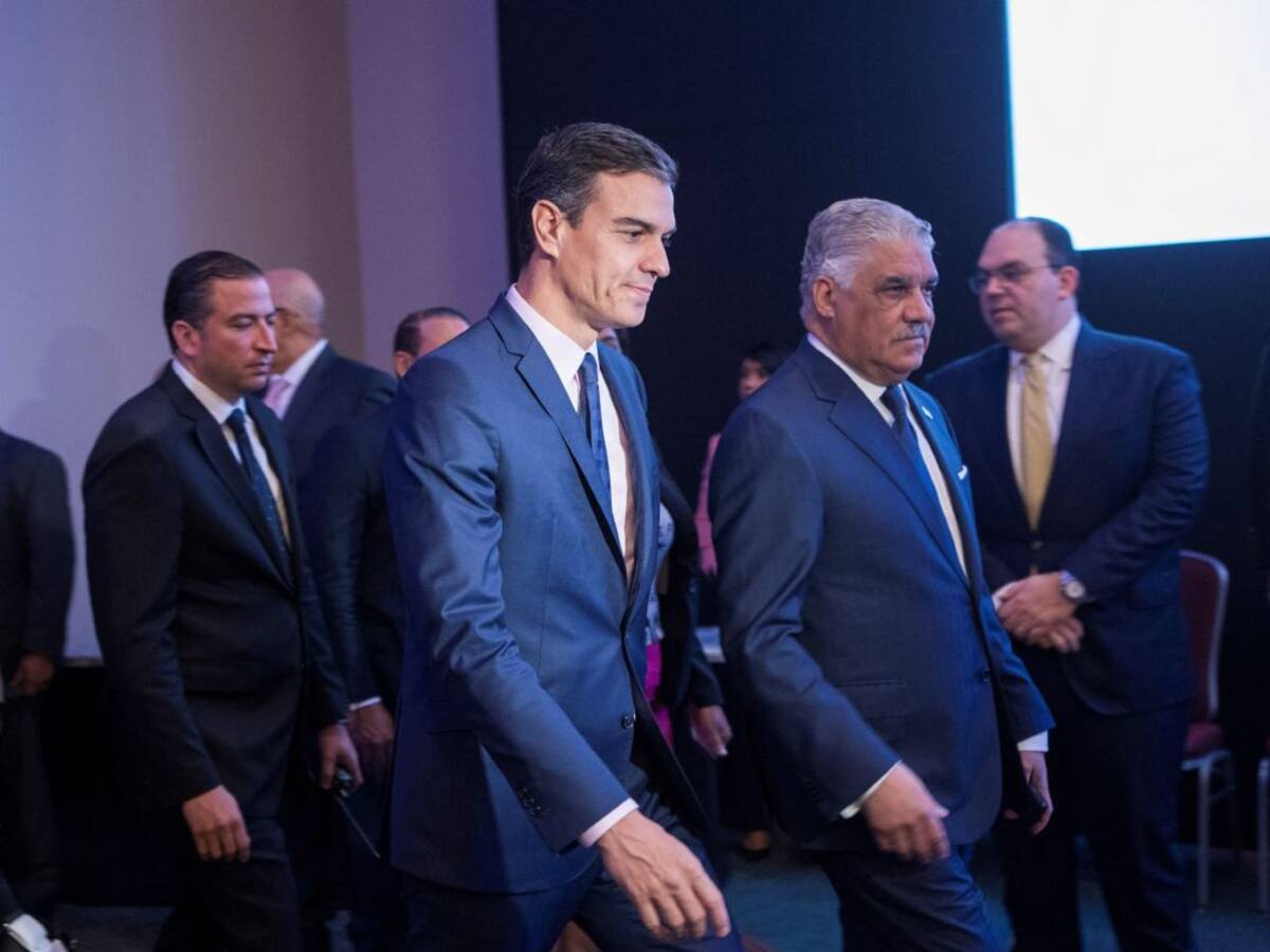 Pedro Sánchez eleva el tono con Venezuela y llama "tirano" a Nicolás Maduro