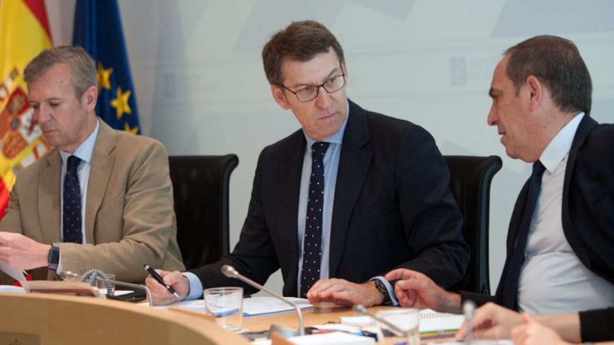 Feijoo pide a Rajoy que no dimita: "Sería dimitir de sus responsabilidades"