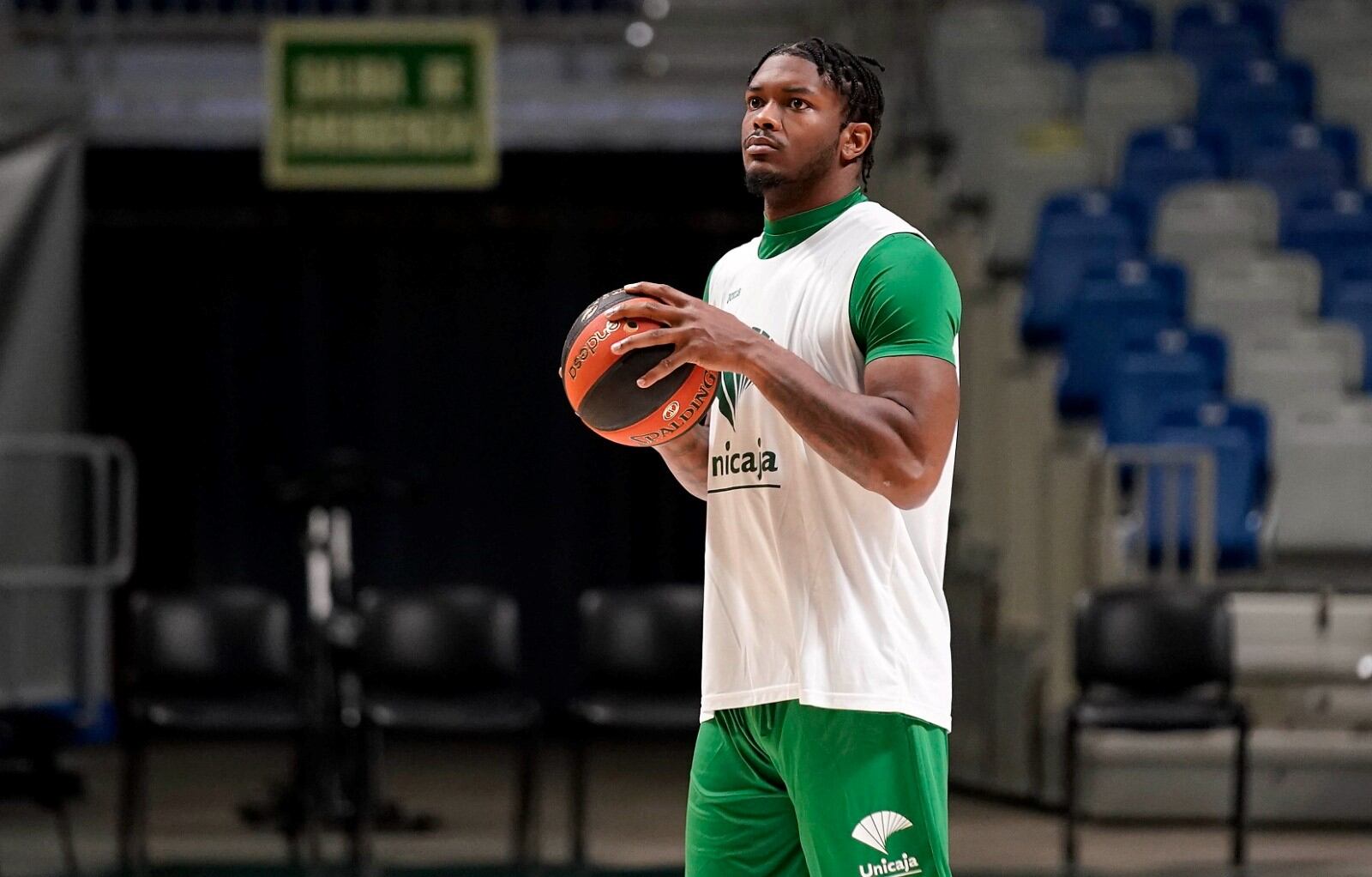 El ala-pívot Cameron Oliver, fichaje del Unicaja, entrenó este miércoles por primera vez