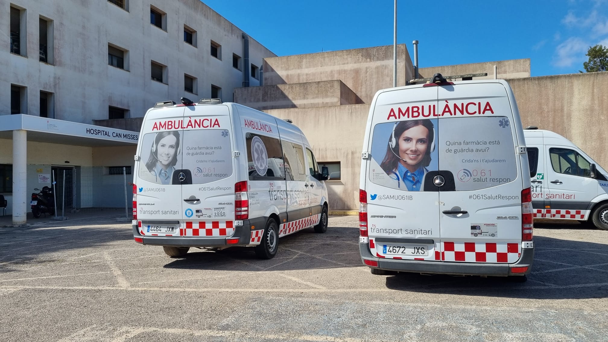 Las ambulancias han podido ser reparadas esta mañana. Foto ASEF