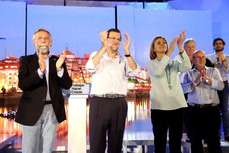 Jaime Ramos, Mariano Rajoy y María Dolores de Cospedal en un acto del PP en Talavera.