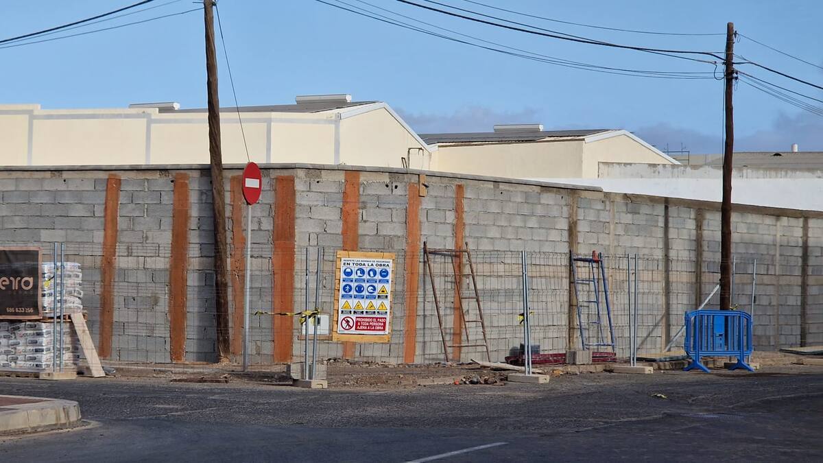 Varias fugas apremian el amurallado del CATE de Arrecife