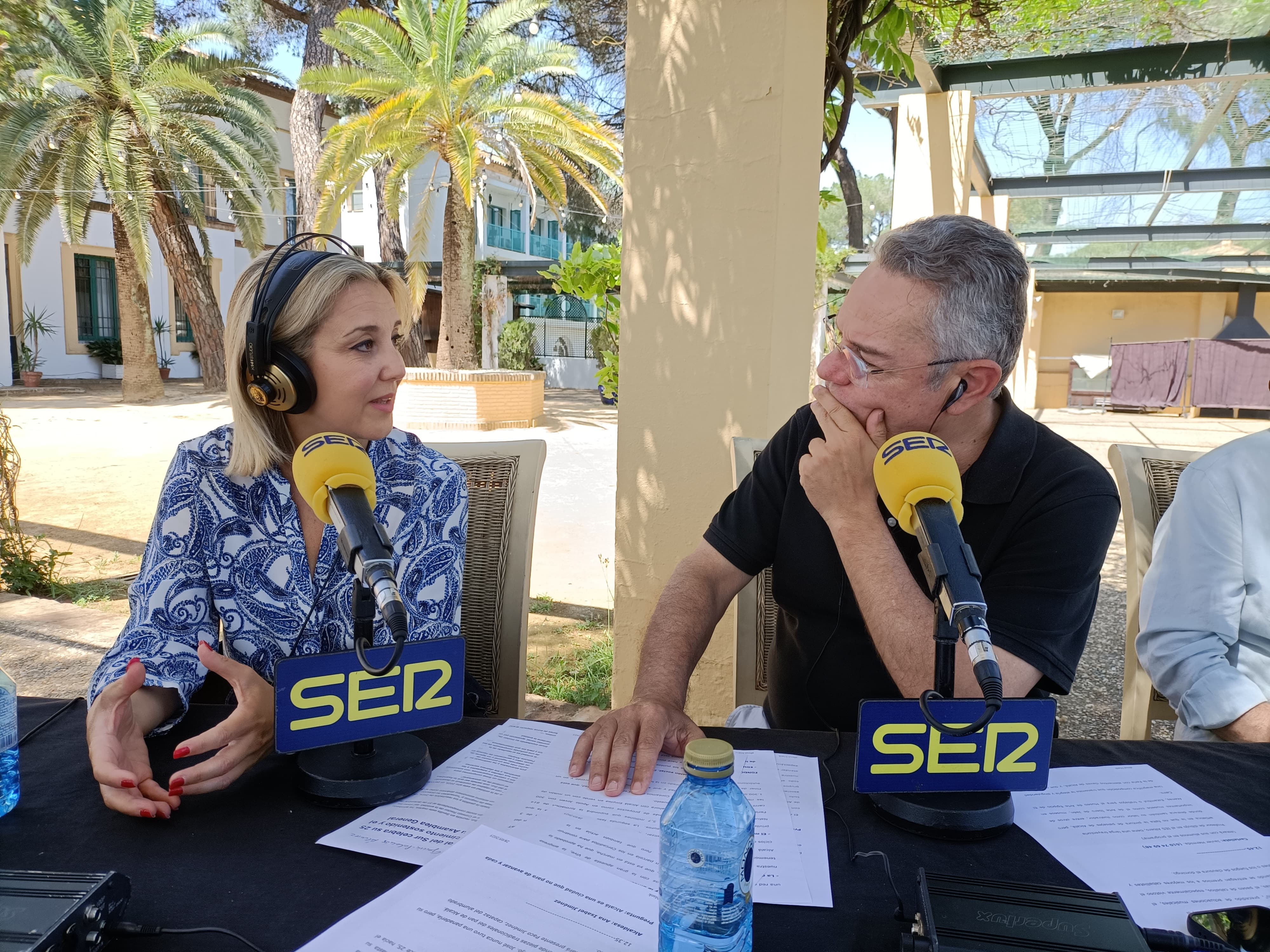Ana Isabel Jiménez, alcaldesa de Alcalá de Guadaíra, con Salomón Hachuel