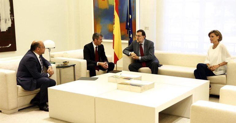 Un momento de la reunión que Fernando Clavijo y José Miguel Barragán mantuvieron el 5 de julio con Mariano Rajoy y María Dolores de Cospedal.