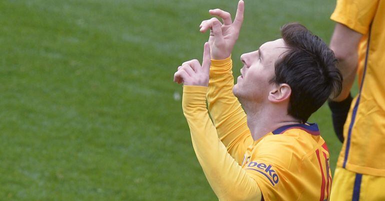 Messi celebra su primer gol en Ipurua