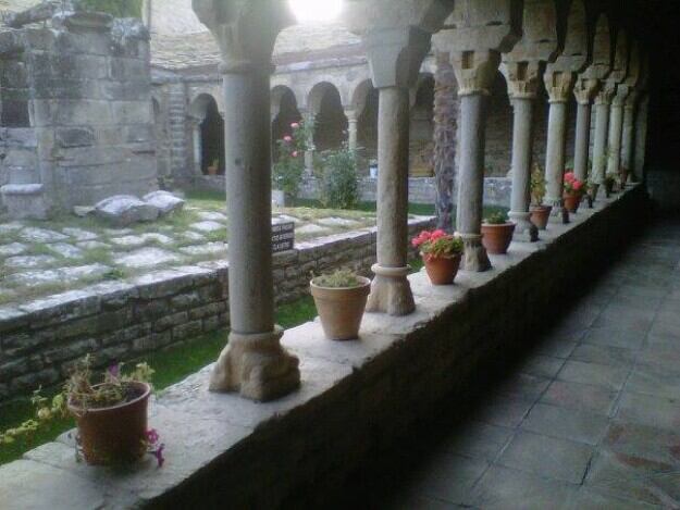 Claustro de Roda de Isábena