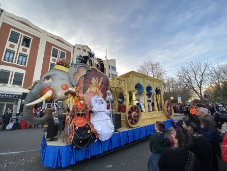 En el Carnaval de Palencia no han faltado las vistosas carrozas