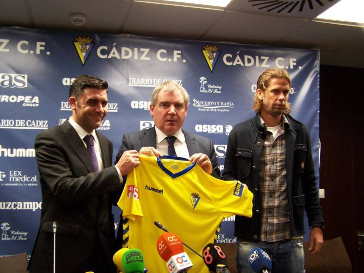 Enrique Ortiz: "El Racing de Santander es un equipo serio y aguerrido"