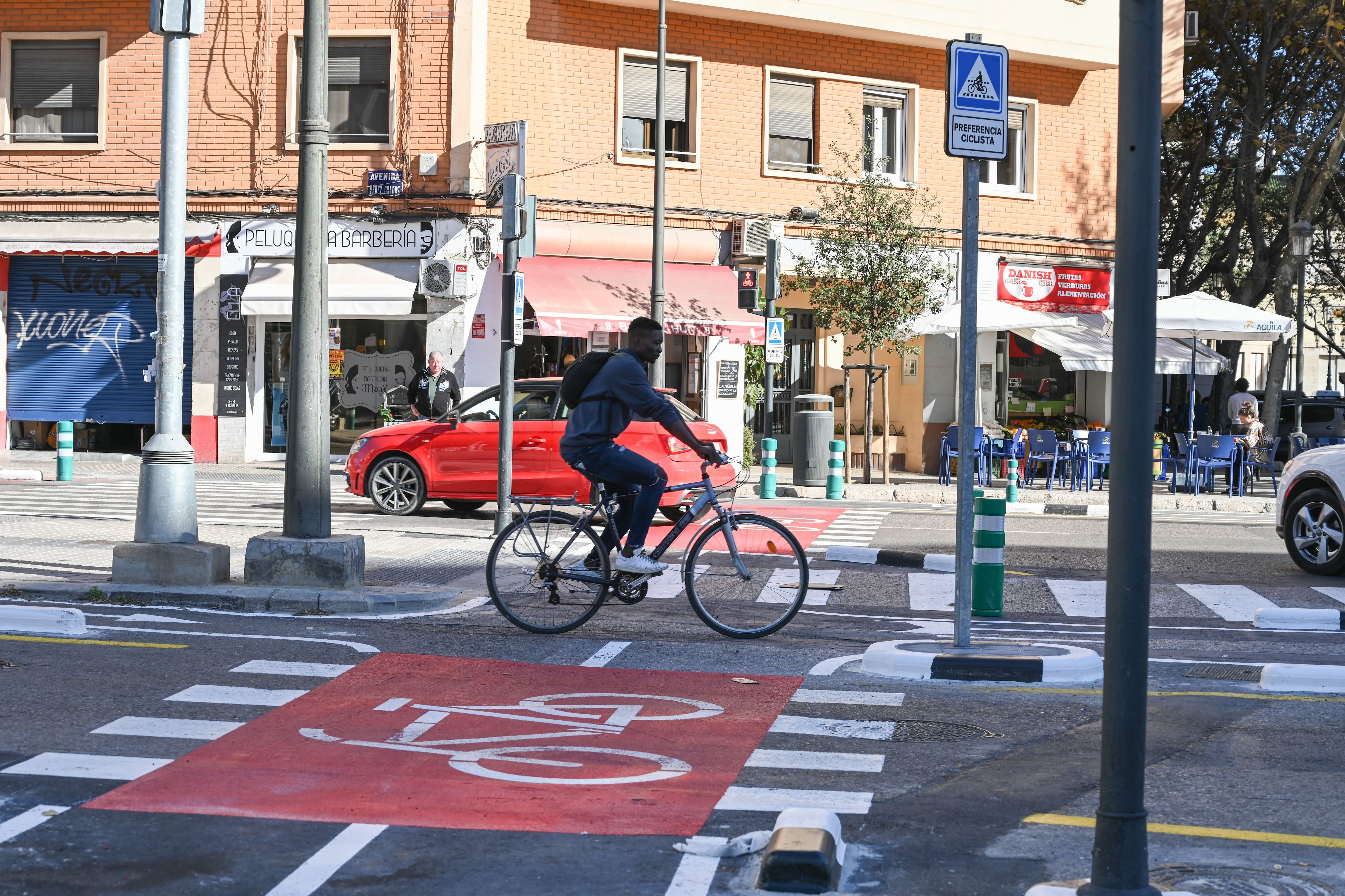 Carril bici de la avenida del Cid hasta la plaza de España