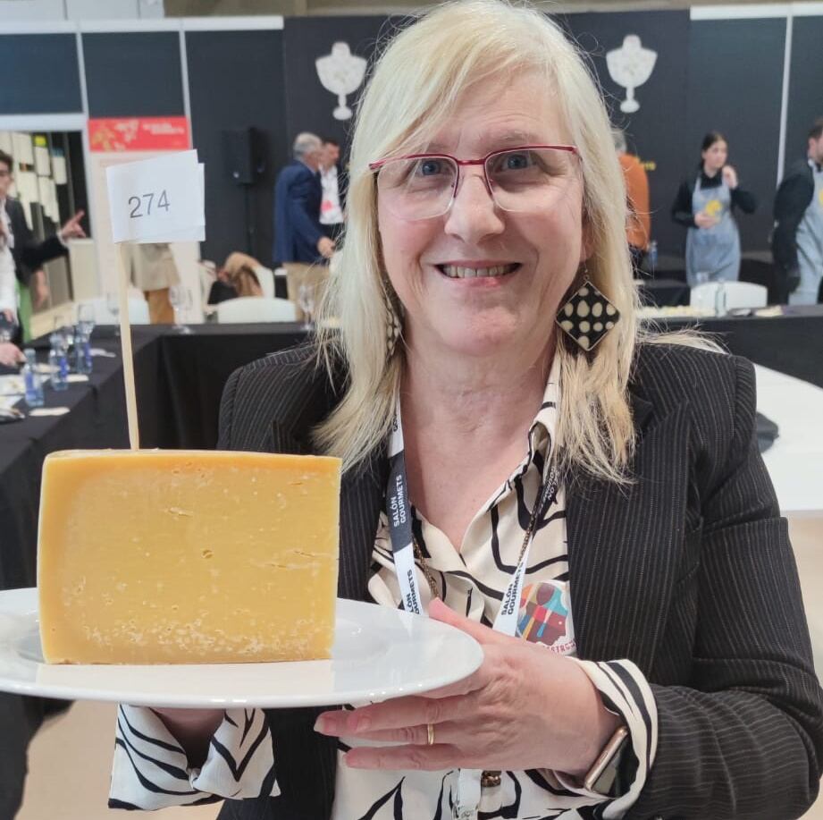 Chelo Martínez, quesera de Alicante, Jueza en el 15º Campeonato Gourmet de Quesos de España 2025