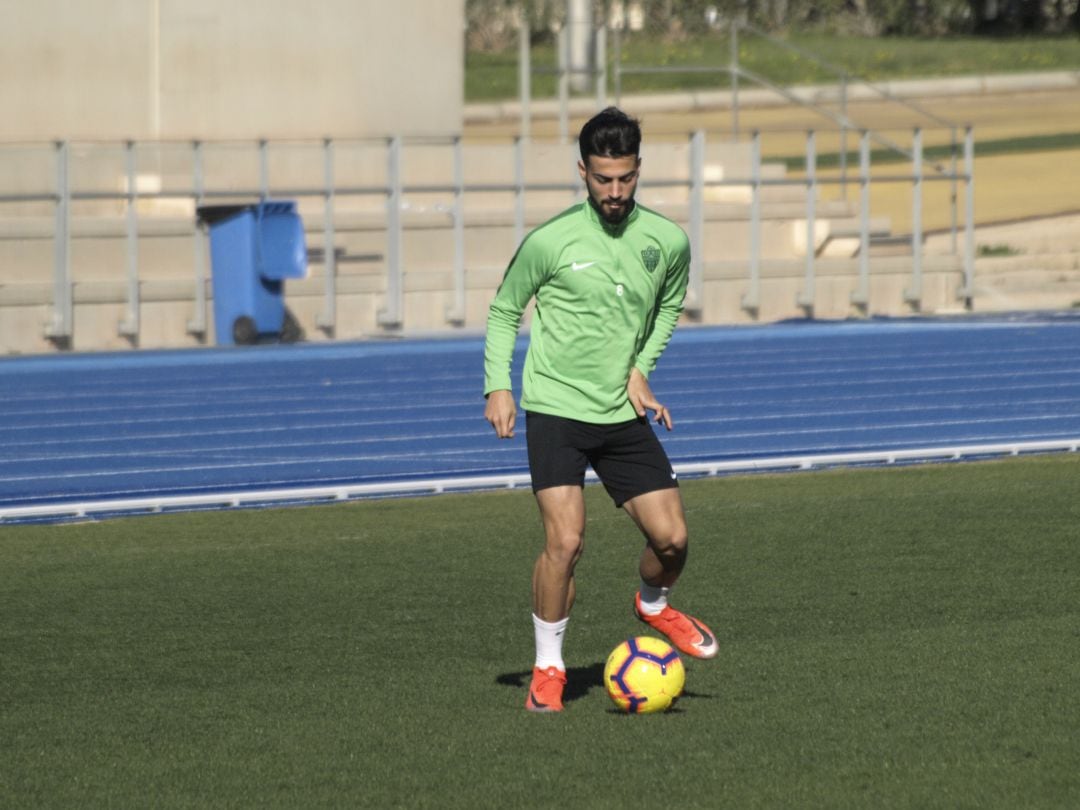 Chema Núñez en el entrenamiento del Almería.