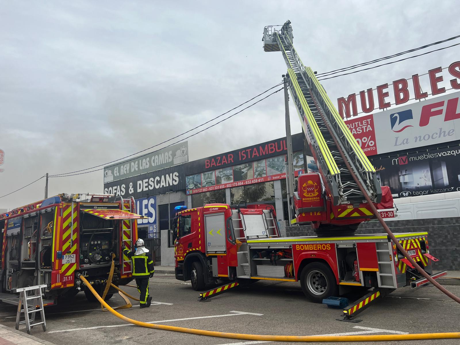 Las llamas han calcinado completamente el interior del local