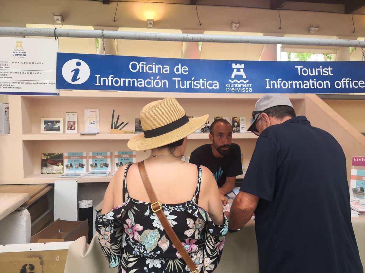 El Ayuntamiento de Ibiza abre el punto de información turística del Mercat Vell