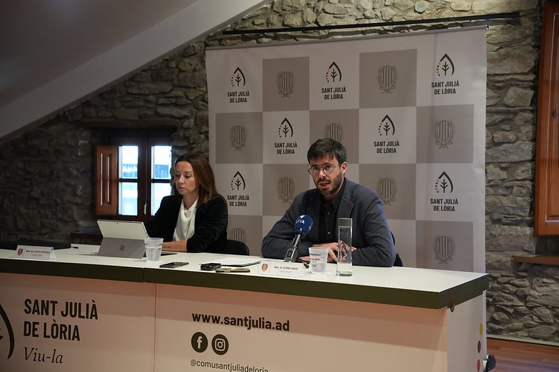 El cònsol major de Sant Julià de Lòria, Cerni Cairat, i la cònsol menor, Sofia Cortesao