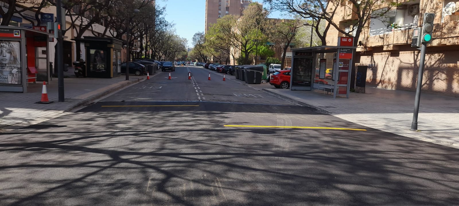 Una de las calles de València recientemente asfaltadas.