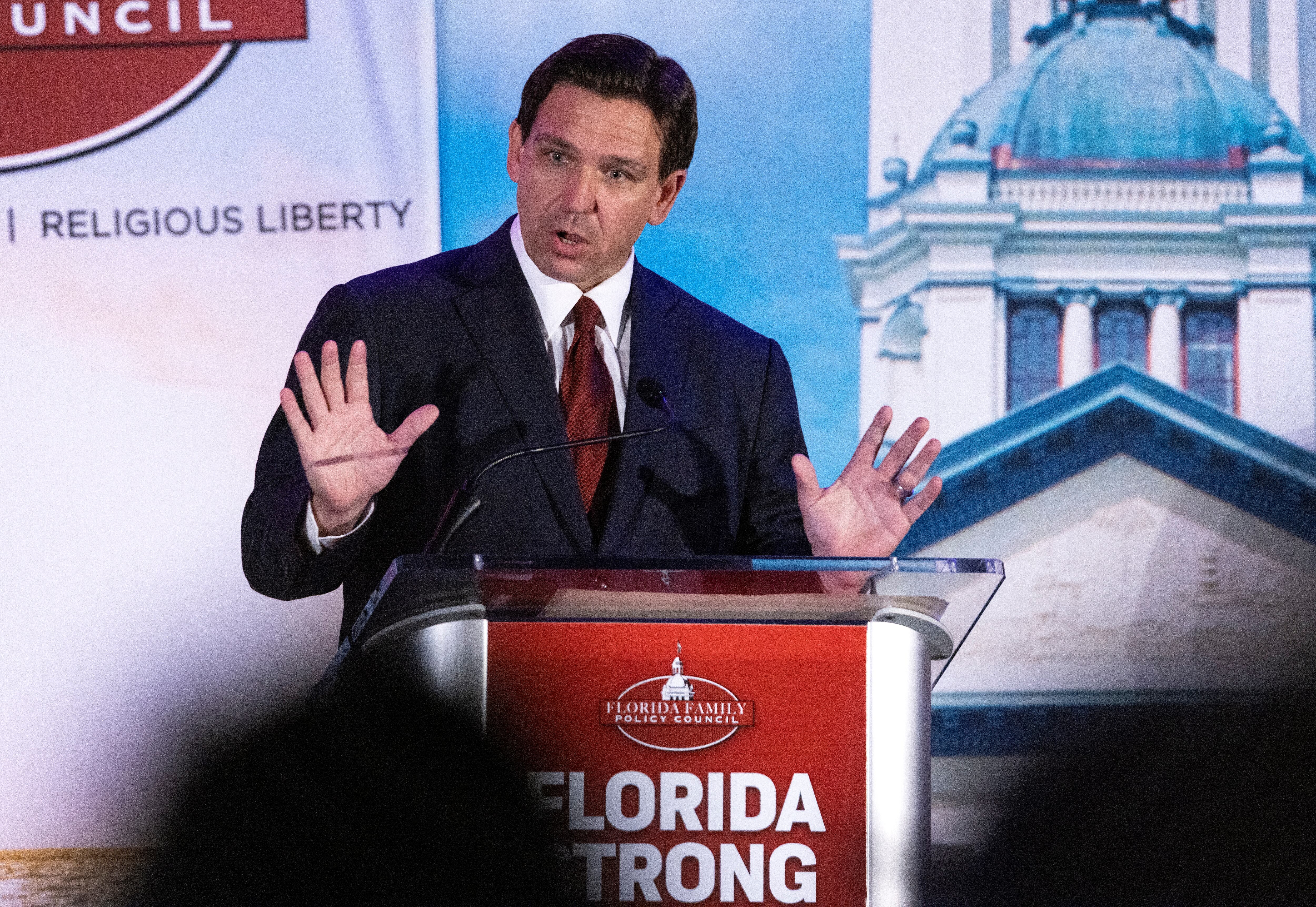 El Gobernador republicano de Florida Governor, Ron DeSantis, durante un discurso esta semana en Orlando.