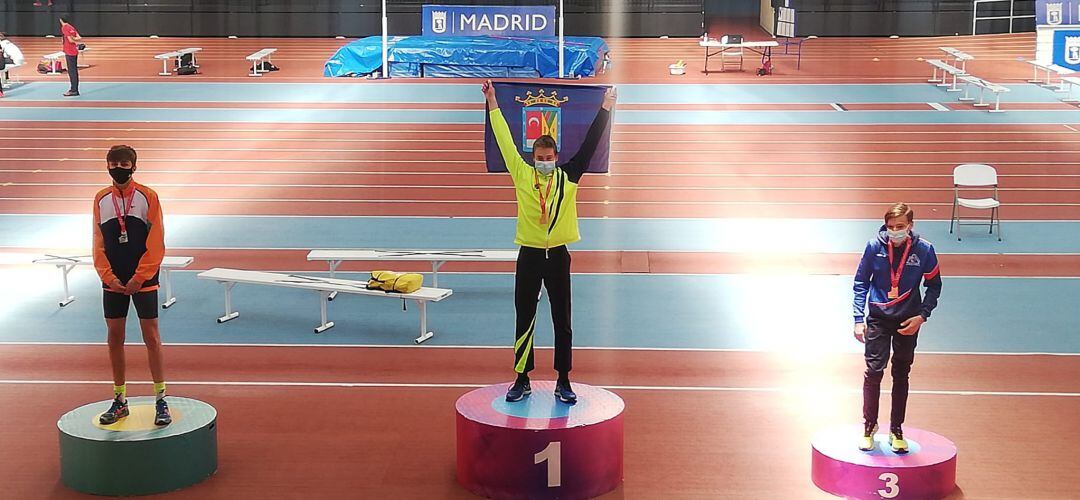 El Club Atletismo Colmenar Viejo trata de asegurar la participación en la Segunda División Nacional, con las esperanzas intactas de lograr lo que sería un ascenso histórico a la Primera División