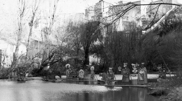 Belén acuático en el río Júcar a los pies de la ciudad de Cuenca a mediados del siglo XX.