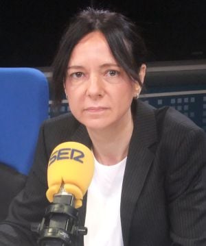 Belén Barreiro en los estudios de la Cadena Ser