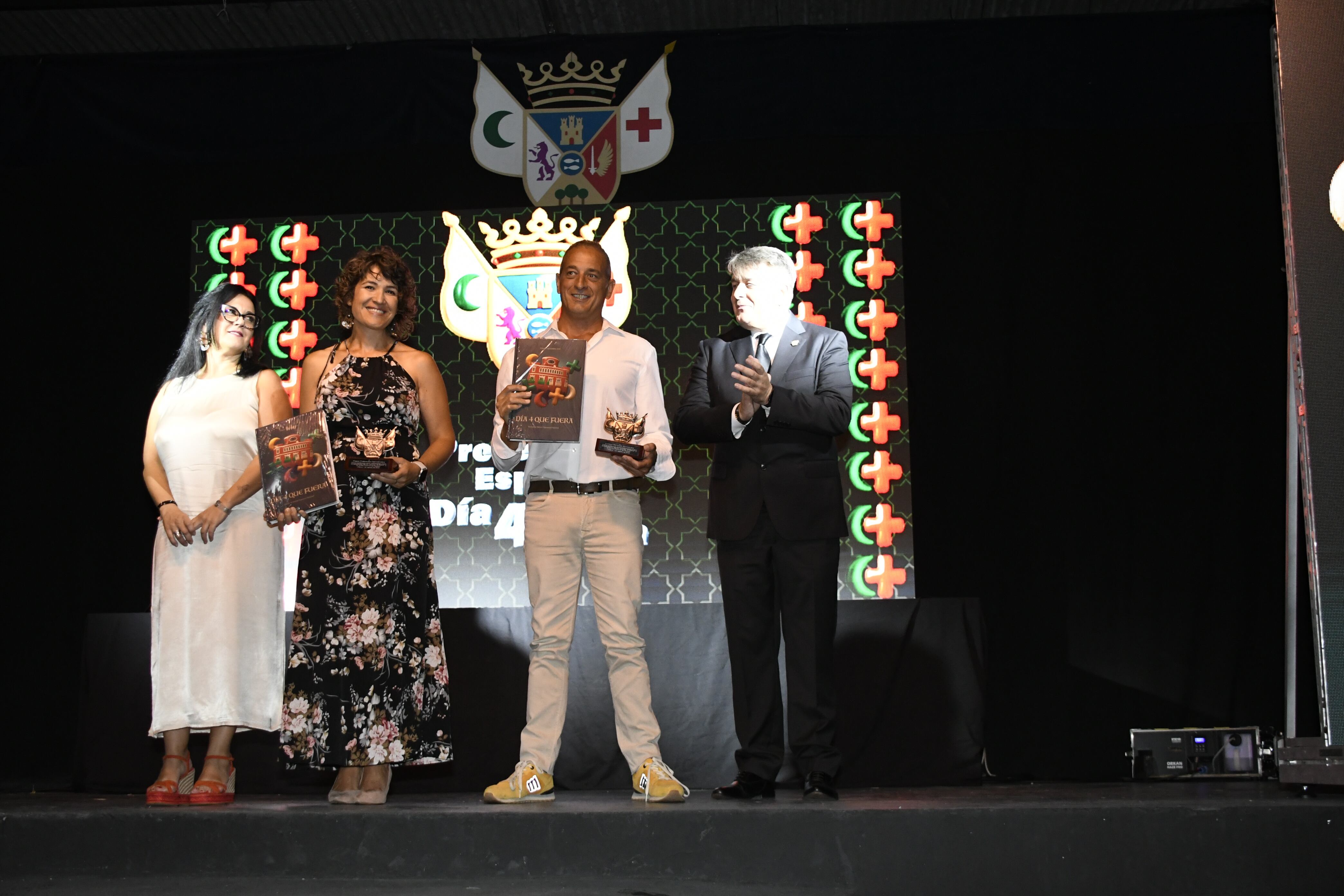 Reconocimiento a la colaboración entre Junta Central y AA.VV El Rabal