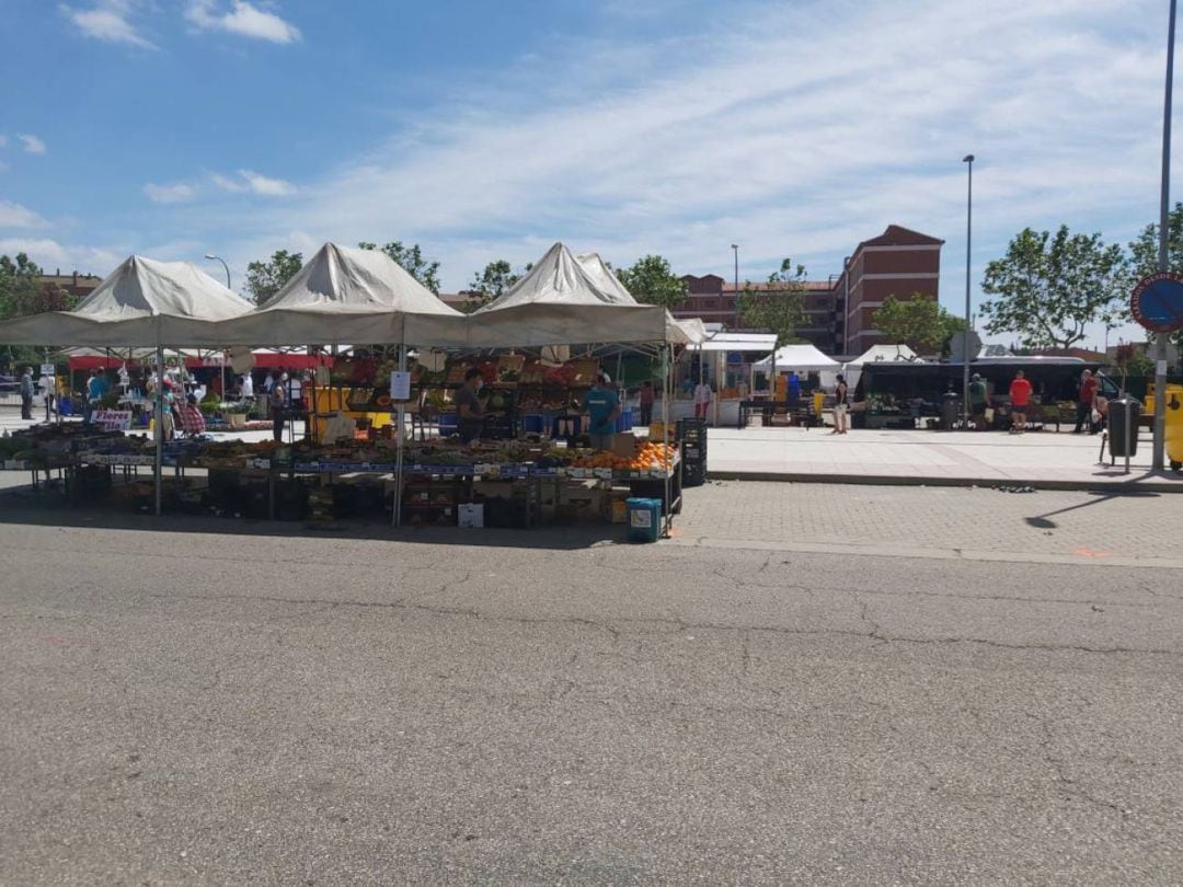 Imagen de archivo del mercadillo durante la desescalada