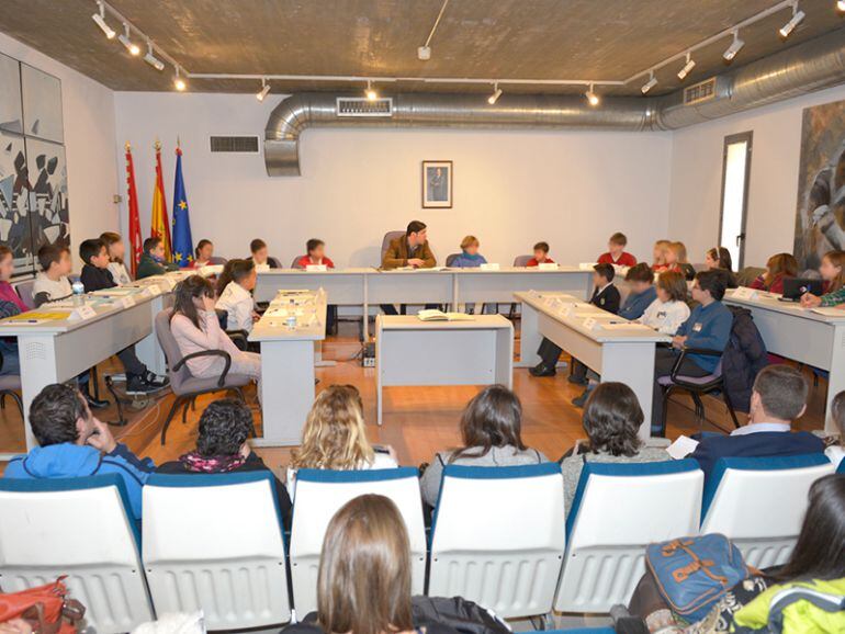 Pleno municipal infantil en Valdemoro