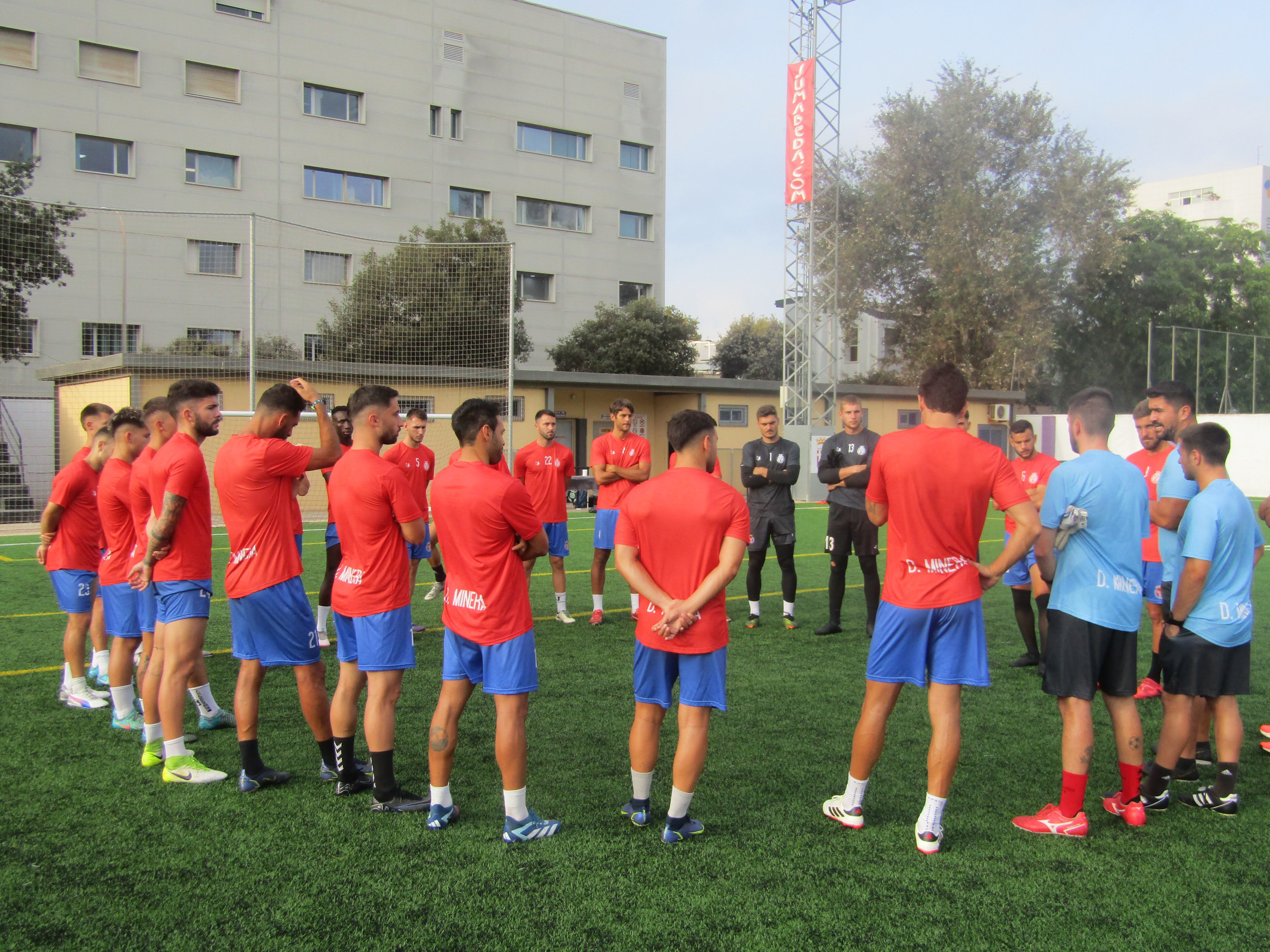 La Deportiva Minera entrena por primera vez en el Mundial 82