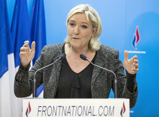 Marine Le Pen, durante la campaña electoral de las elecciones municipales en Francia