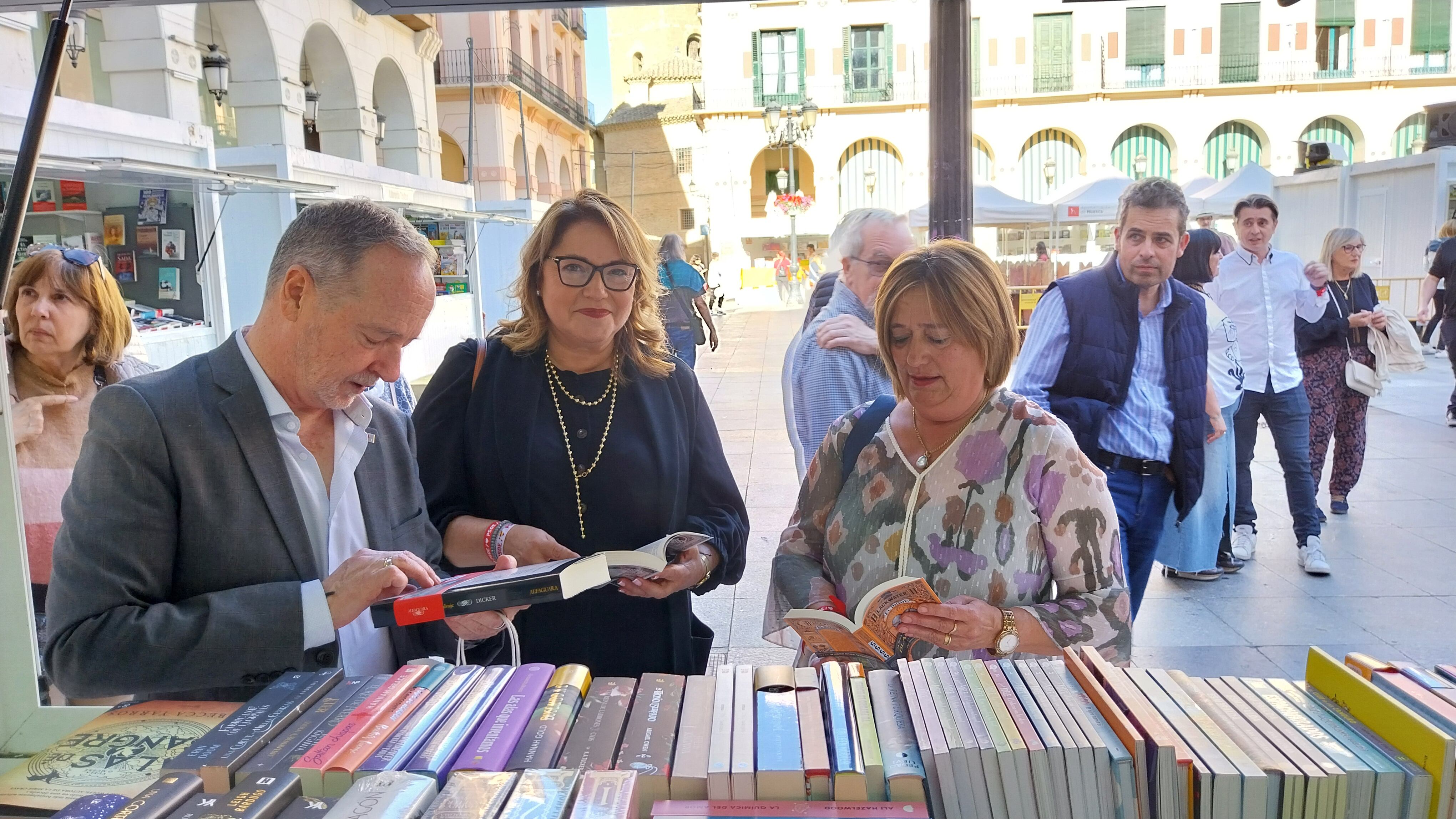 Rosa Serrano en la Feria del Libro de Huesca