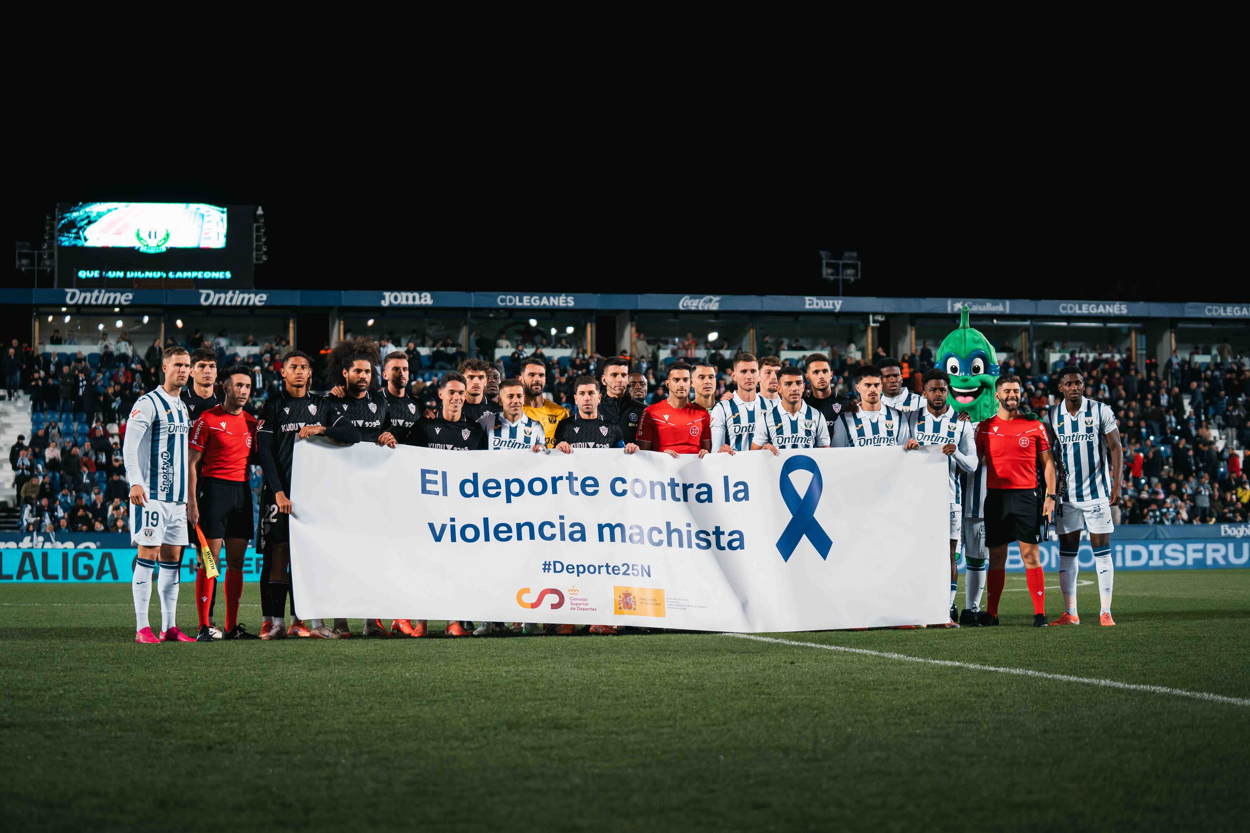 El presidente del Almería quiere a su equipo en ascenso directo.