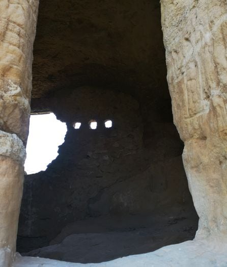 Espacios huecos en el interior del &#039;Castillo árabe&#039;.