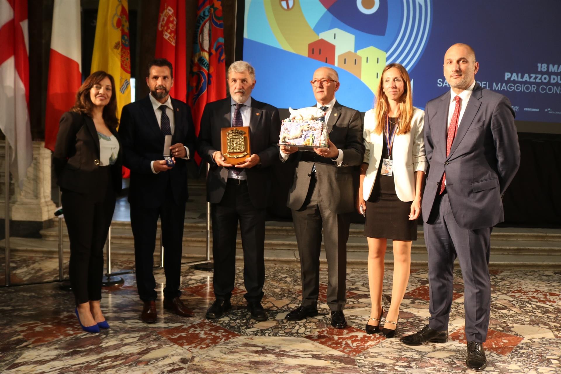 El Palacio Ducal de Génova ha sido este miércoles el escenario del acto institucional de recibimiento de la ciudad de Génova a autoridades y sardineros