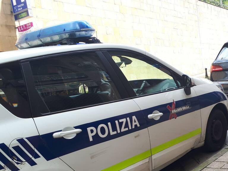 Coche patrulla de la Policía Municipal de Eibar