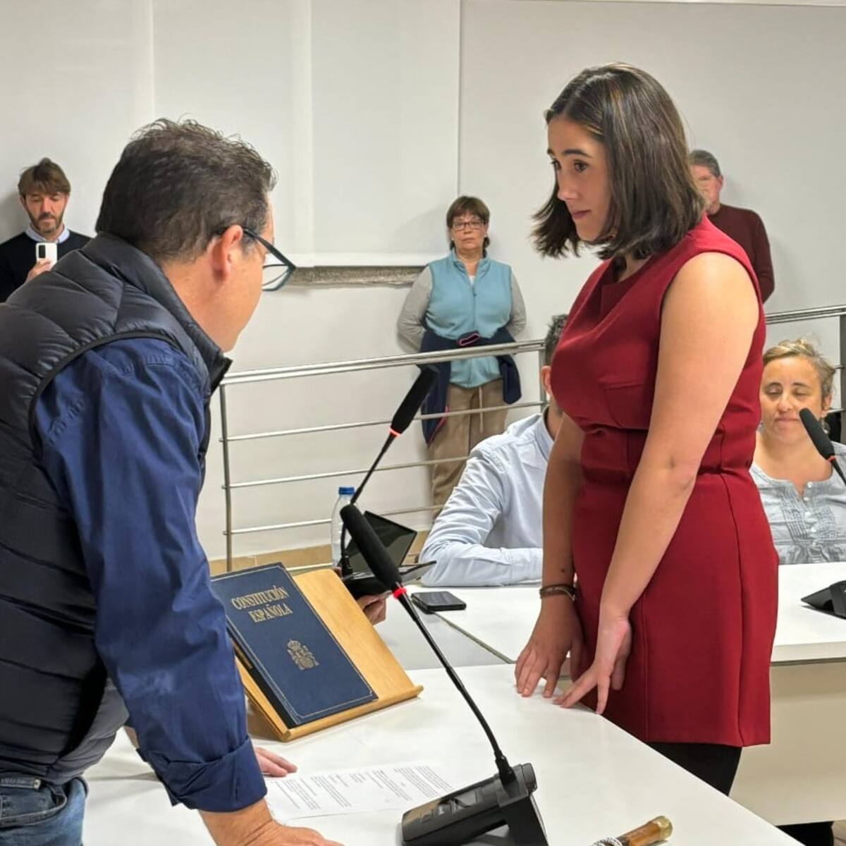 Lucía Balseiro asume la alcaldía de Lozoyuela-Navas-Sieteiglesias tras la renuncia de Javier Aunión