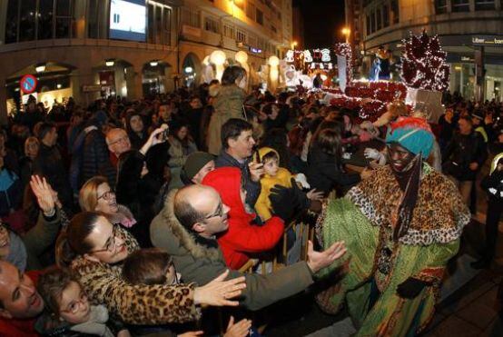 SSMM Los Reyes Magos saludan en Torrelavega