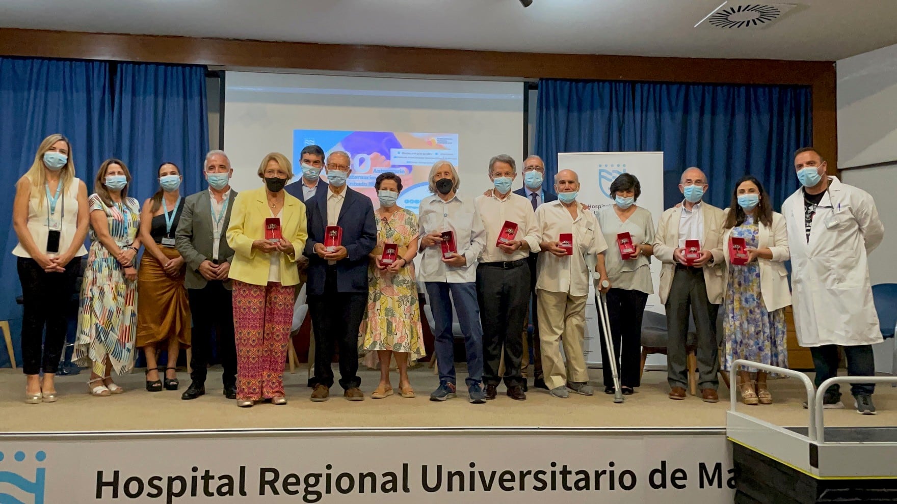 Un momento del reconocimiento a la unidad en el Materno de Málaga