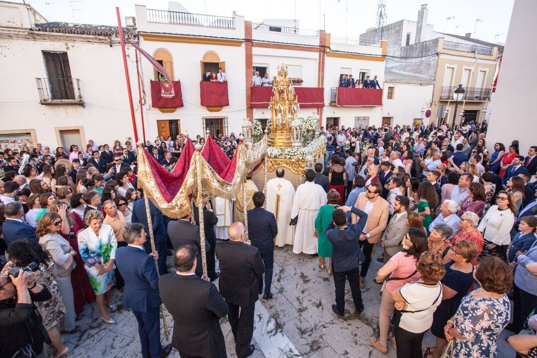 Imagen de archivo de la tradicional procesión del Corpus en La Puebla del Río