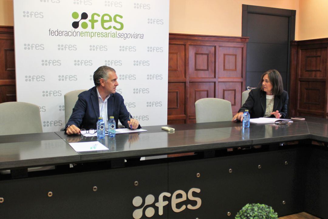 Andrés Ortega, presidente de la FES, y Beatriz Escudero, gerente. Foto Archivo