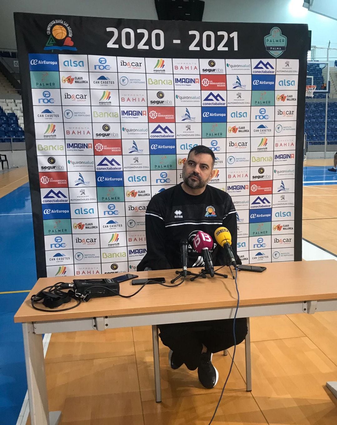 Álex Pérez en la previa del partido ante el Granada.